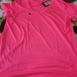 Womans UnderArmour Tshirt Size Large